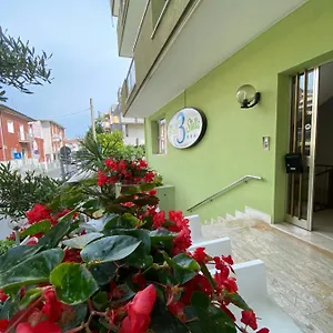 Tre Stelle 3*, Rimini Italia